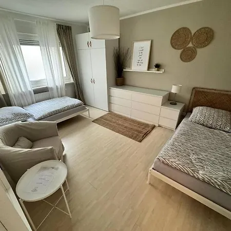 شقة 1 Bis 4 Pers 0,3 Km Zur Von Geraeumig *