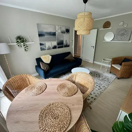 1 Bis 4 Pers 0,3 Km Zur Von Geraeumig شقة وبرتال